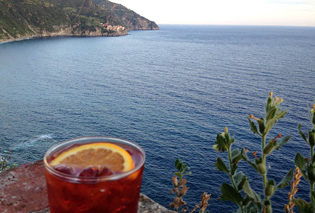 italie-cinq-terre-corniglia-bar