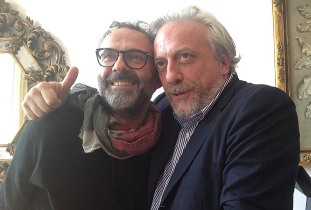 Massimo Bottura et son ami Davide Scabin, saisis dans mon Iphone aux 50 Best 2014 à Londres