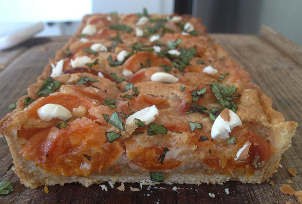 tarte-abricots-noisettes-mercotte